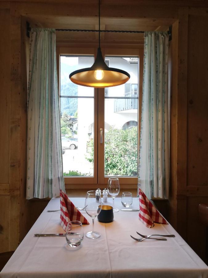 Alpenrose Hotel *